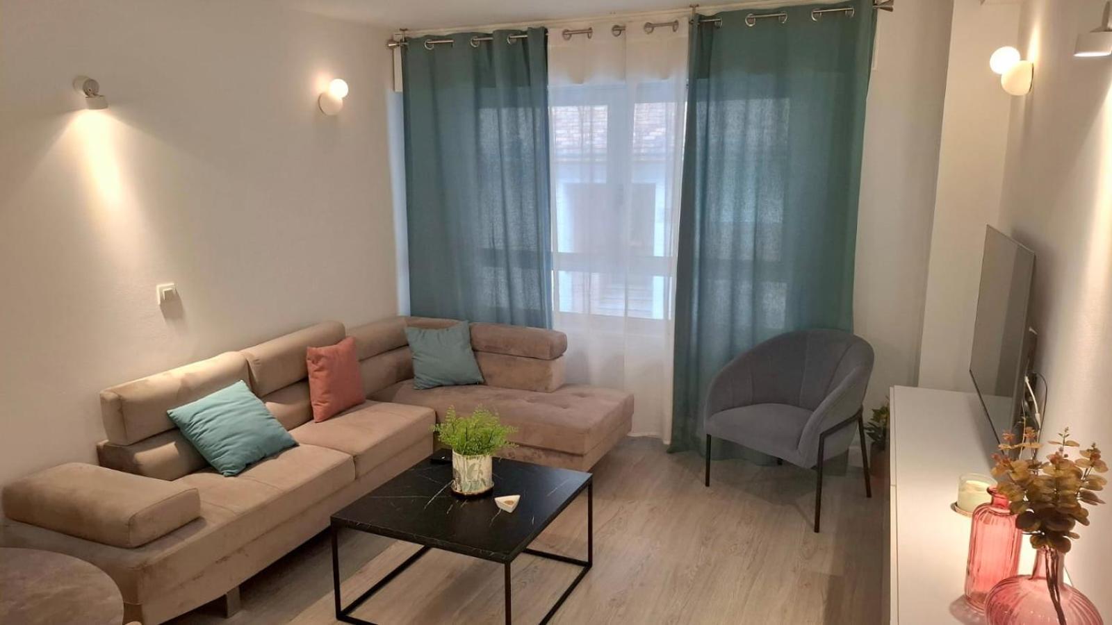 Moderno Apartamento Con Garaje Privado En El Centro De Vigo Exterior photo