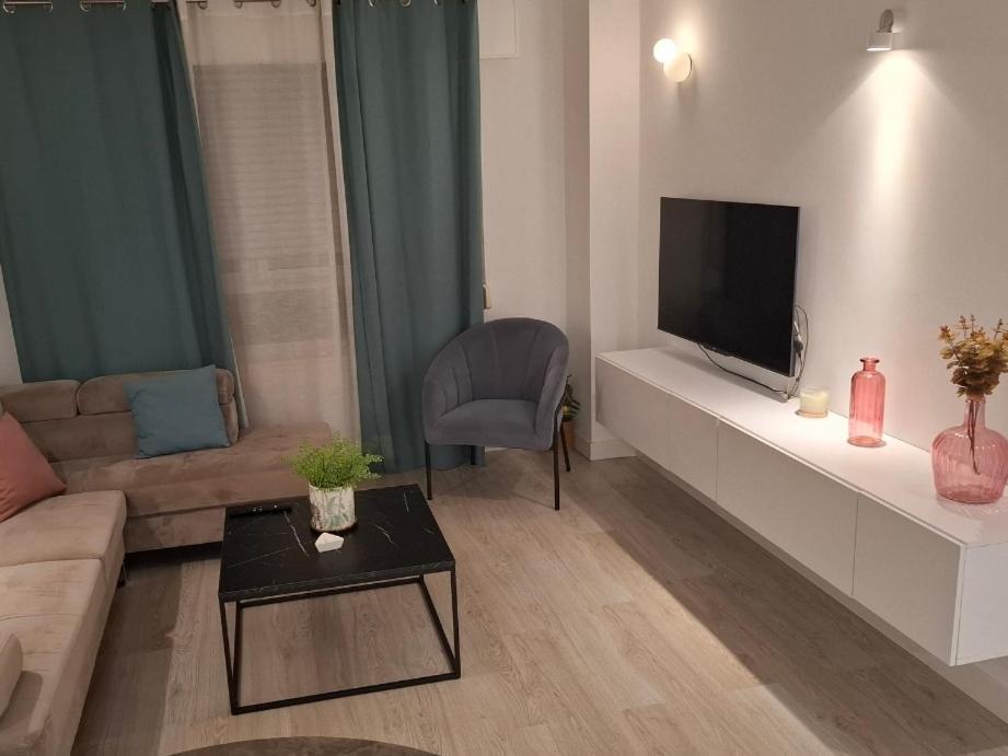 Moderno Apartamento Con Garaje Privado En El Centro De Vigo Room photo